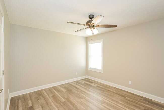 Building Photo - 7819 Ellen Dr