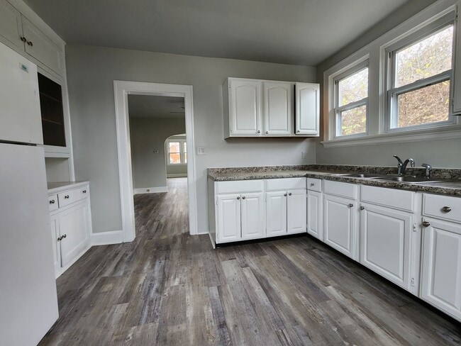 Building Photo - Lovely Home in Kennedy Heights