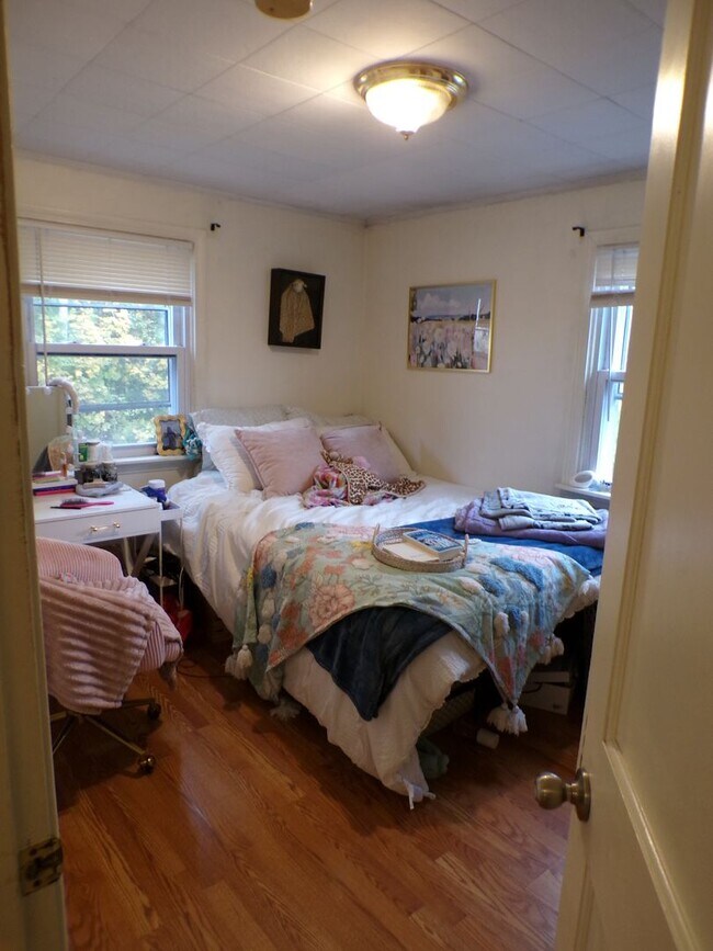 Building Photo - 6 Cassidy Ln