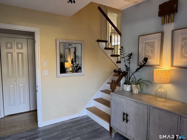 Building Photo - 15 Brookfield Dr