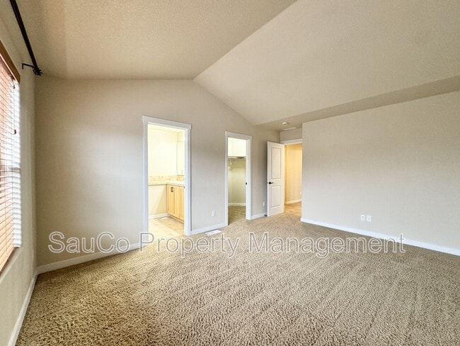 Building Photo - 322 SW Marsuda Terrace