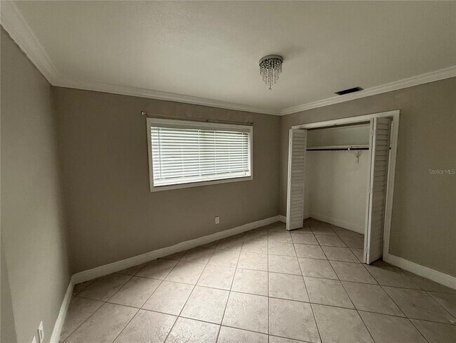 Building Photo - 1345 Drew St