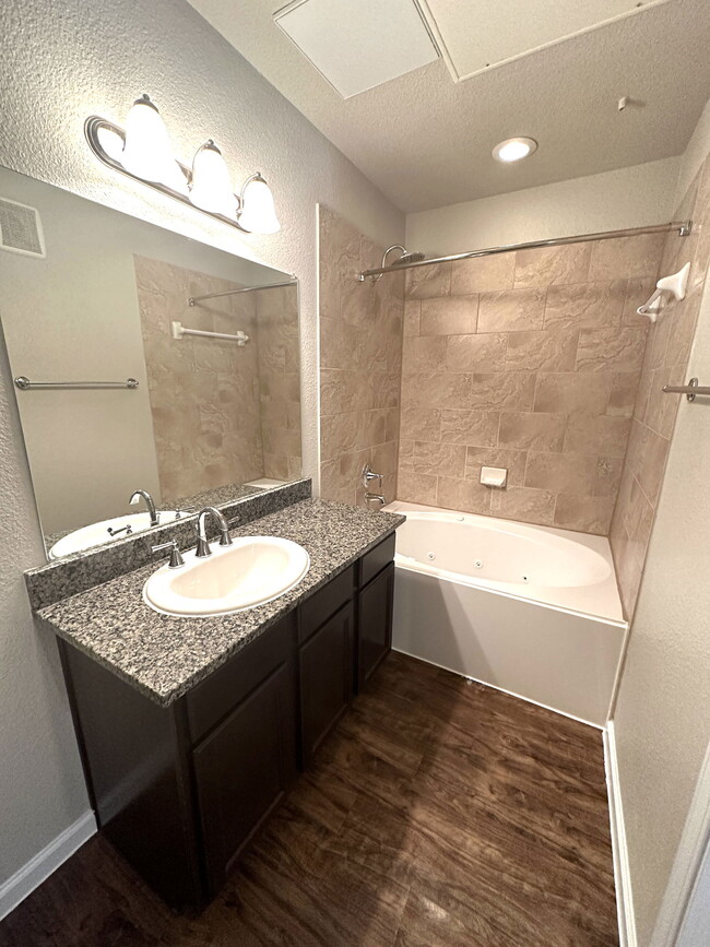 Building Photo - 27040 U.S. 380 Apt #5125, Aubrey, TX 76227...