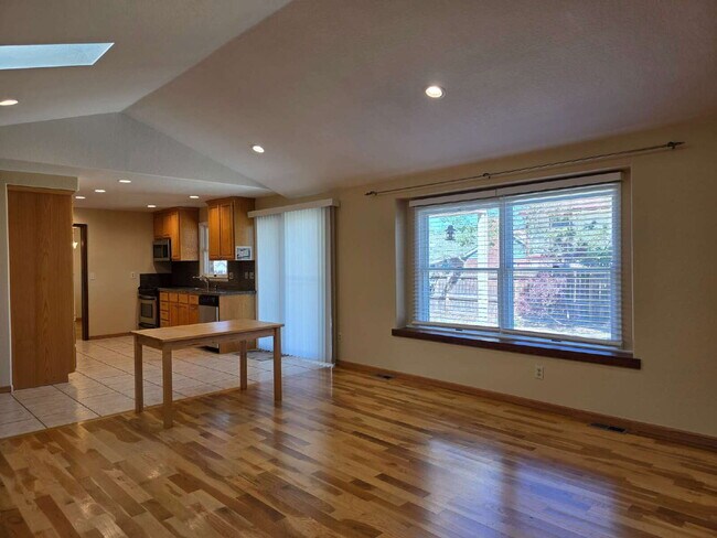 Building Photo - Single-Family Home in Near-Perfect Condition | 3-Car Garage | Covered Patio | Large Unfinished Ba...