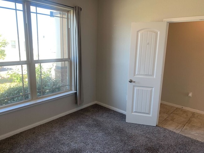 Building Photo - *COMING SOON* Comfort & Convenience – 2-Story Home with Fenced Backyard!