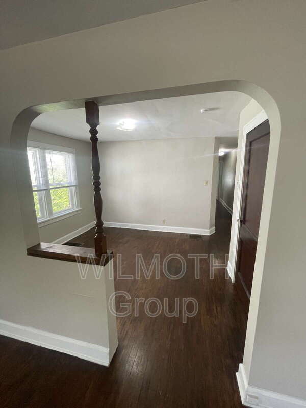 Building Photo - Emerson Avenue 841