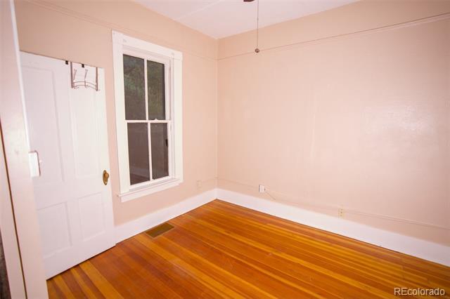 Building Photo - 121 Cave Ave