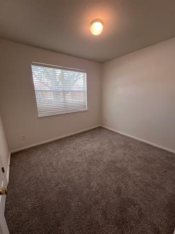 Building Photo - 1415 Tree Top Dr