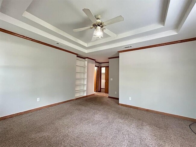 Building Photo - 111 Fox Run Pl