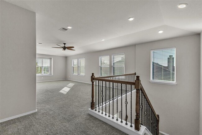 Building Photo - 709 Vaughn St