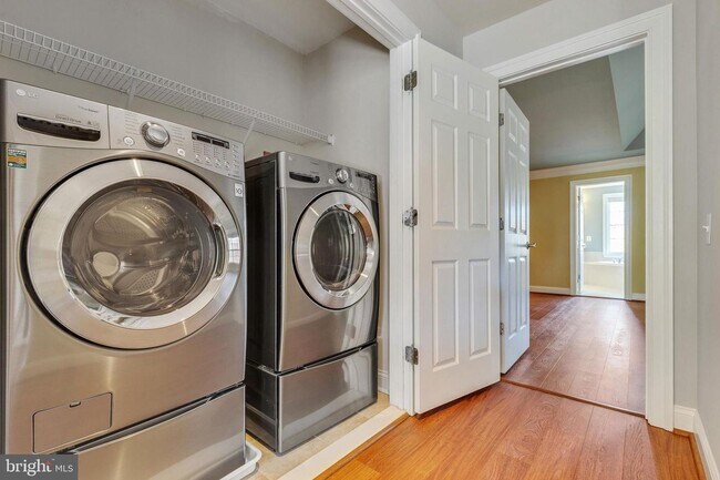 Building Photo - 42668 Keiller Terrace