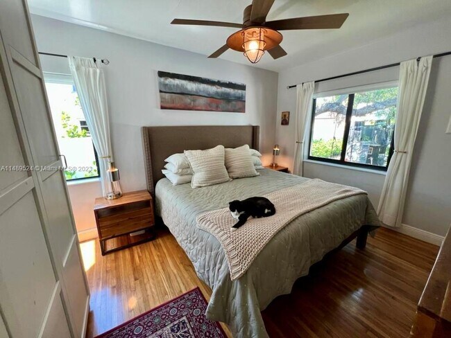 Building Photo - 10770 SW 26th St