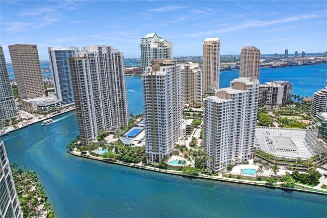 Building Photo - 801 Brickell Key Blvd