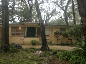 Building Photo - Charming 4BR/2BA Home with Elegant Features and Outdoor Bliss!