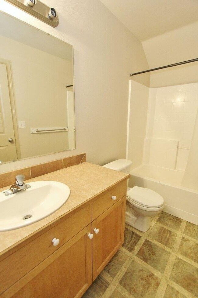 Building Photo - Your New Home Awaits in Bolder Creek! 4bed...