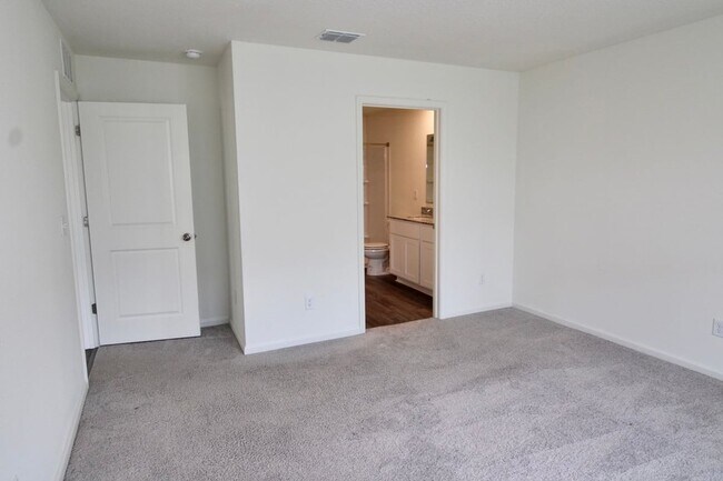Building Photo - 4BR/2BA in Woodbine, GA