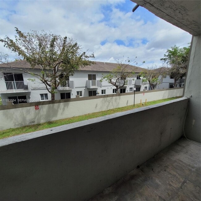 Building Photo - 10090 NW 80th Ct