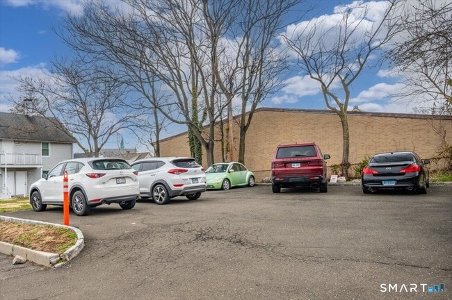 Building Photo - 38 Soundview Ave