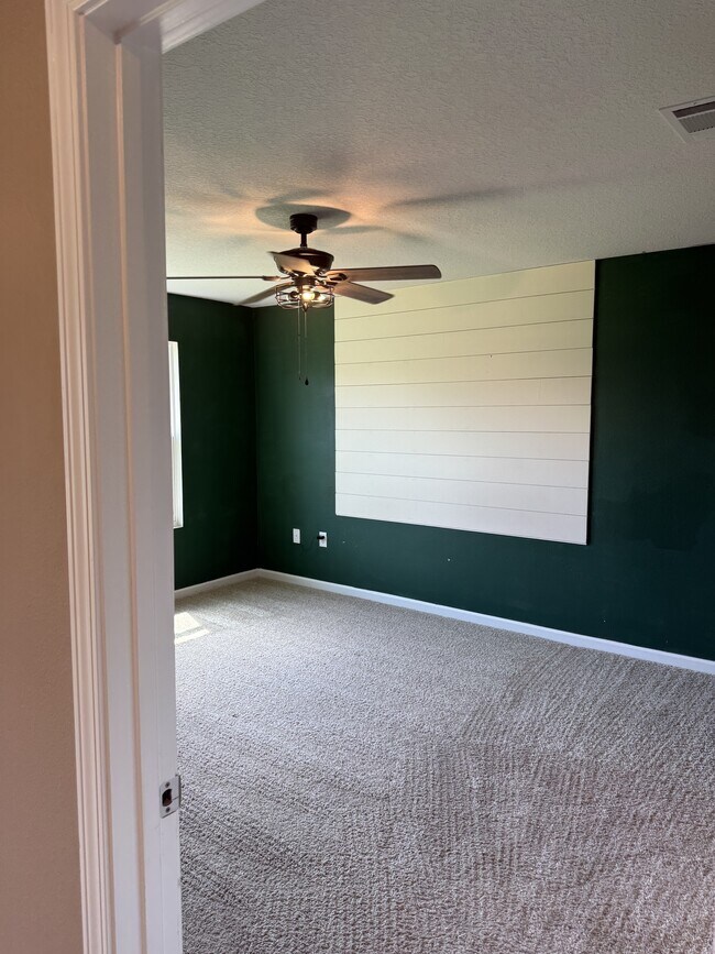 Building Photo - 5462 Peach Dr