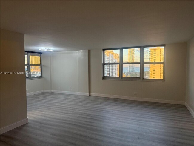 Building Photo - 250 174th St