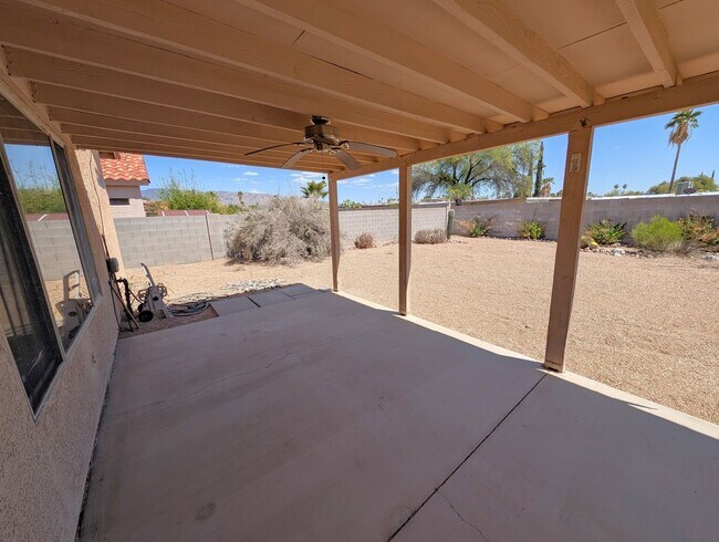 Building Photo - Convenient Tucson Eastside Home with 3 bed...