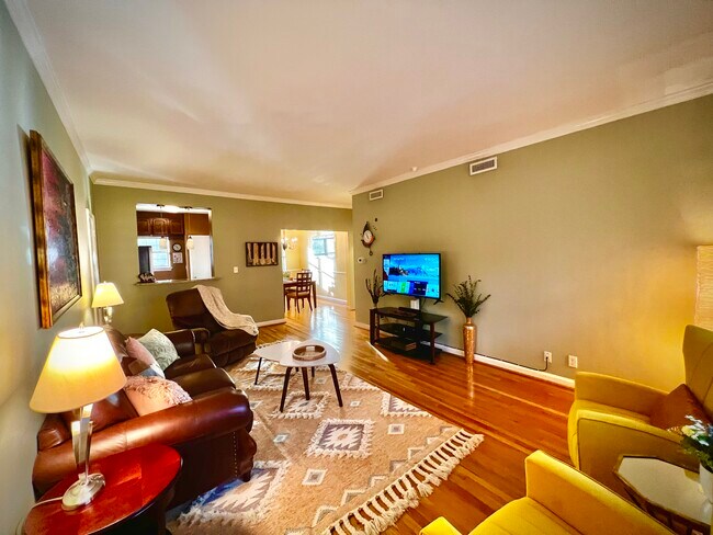 Building Photo - 430 Lindbergh Dr NE