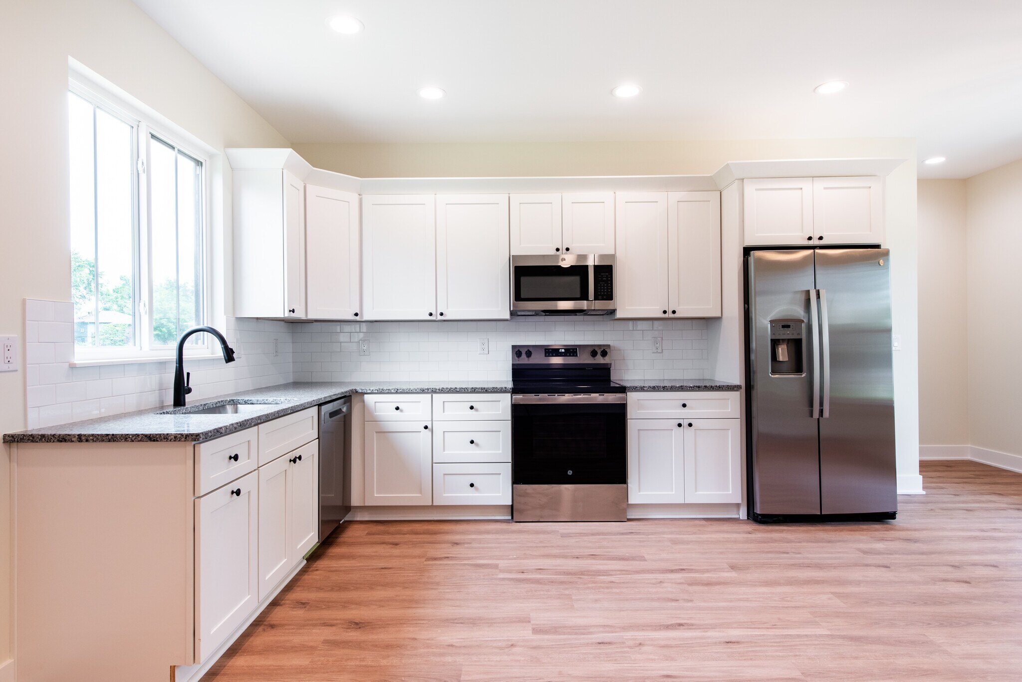 Building Photo - 8301 Acme Way