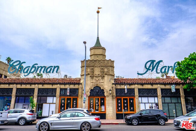 Building Photo - 517 S Kenmore Ave