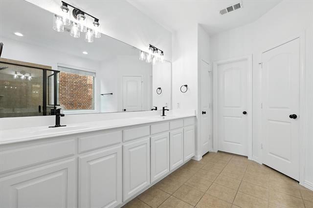 Building Photo - 10421 Sexton Dr