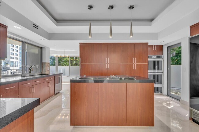 Building Photo - 2089 NE 121st Rd