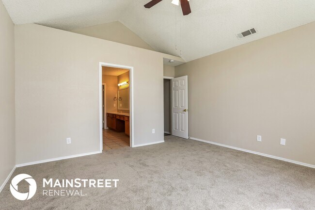 Building Photo - 1328 E Miller Dr