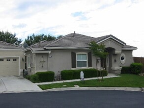 Building Photo - Browns Valley 3/2 located in a gated commu...