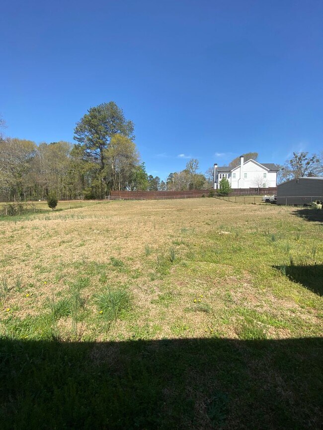 Building Photo - 197 Merlin Dr