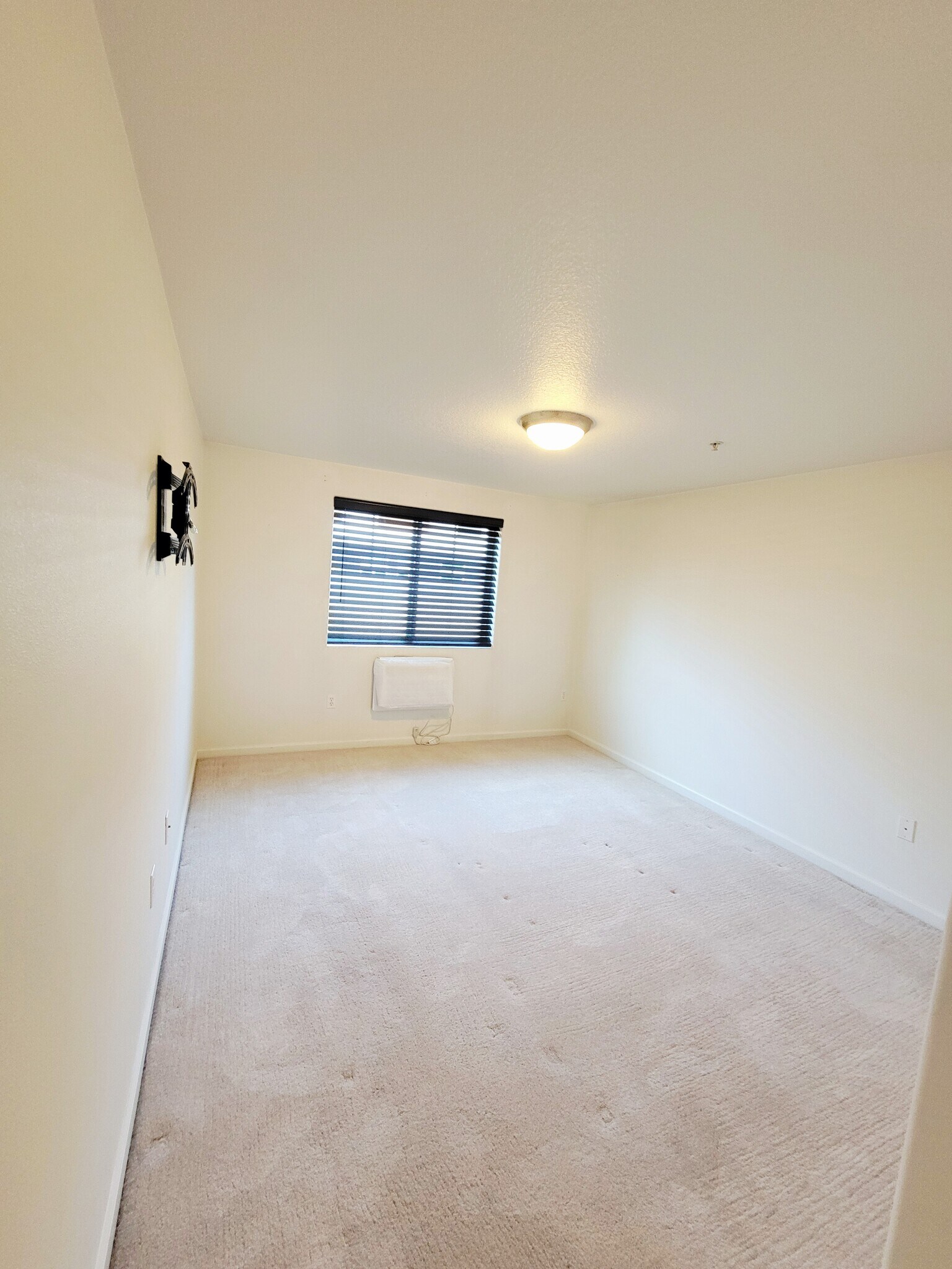 Building Photo - 780 NW 185th Ave
