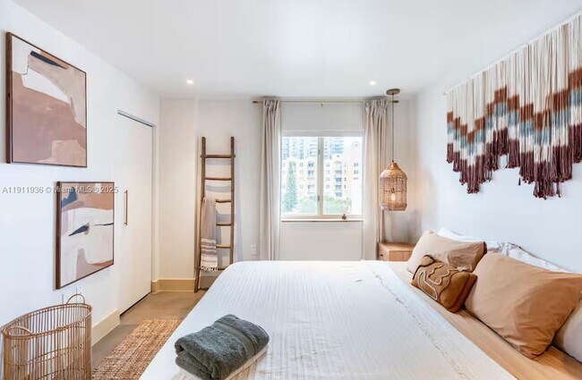 Building Photo - 481 NE 29th St