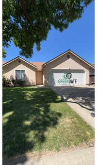 Building Photo - 2201 Meadow Glen Dr