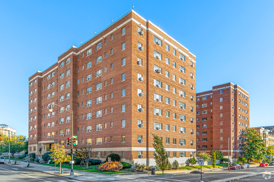 Primary Photo - State House Apartments