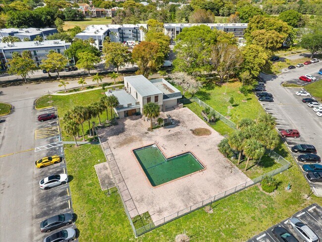 Building Photo - 8000 Lagos De Campo Blvd