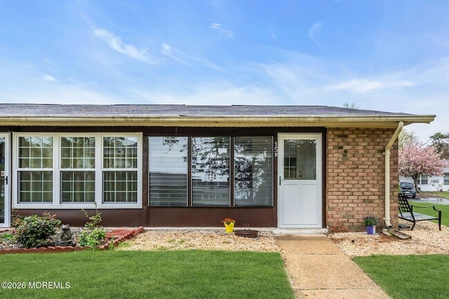 Building Photo - 15 Yorkshire Ct