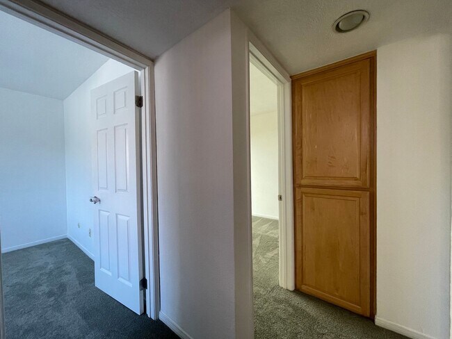 Building Photo - Cozy 2 Bedroom, 1 Bath Townhome in the Heart of North Park!