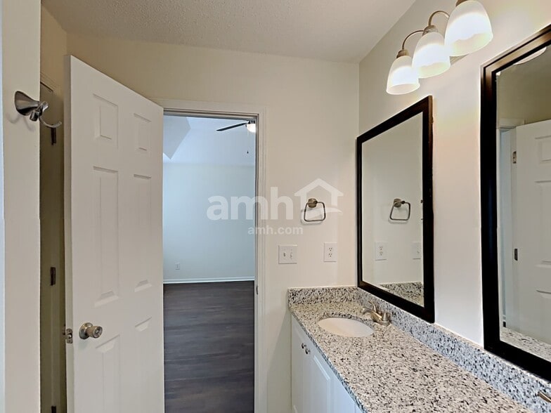 Building Photo - 2924 Compton Ct NW