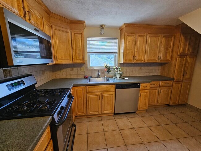 Building Photo - 91 Irving St