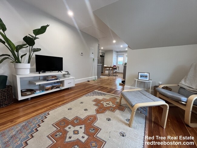 Building Photo - 18 Colberg Ave