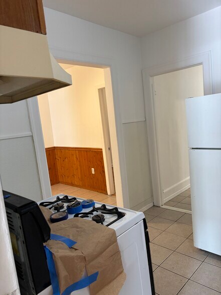 Updated Kitchen - 240 Sommerville Pl