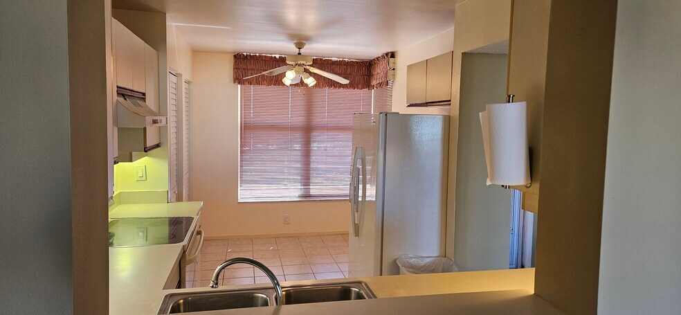 Building Photo - 4550 Pinebrook Cir