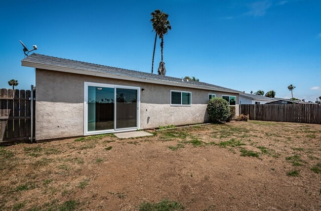 Building Photo - Modern Renovated 4BR Home in Oceanside – P...