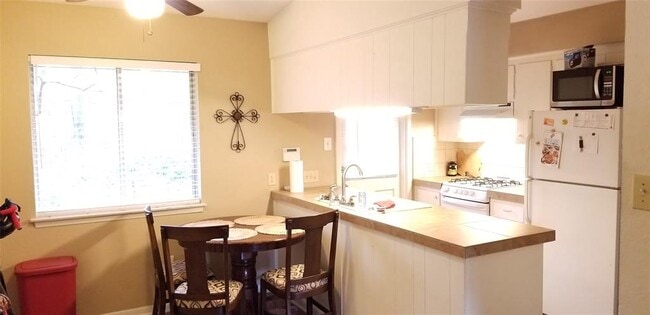 Building Photo - 2114 Ann Arbor Ave