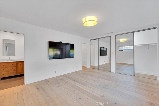 Building Photo - 2712 Henrietta Ave