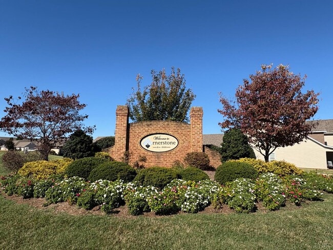 Building Photo - 420 Capstone Dr