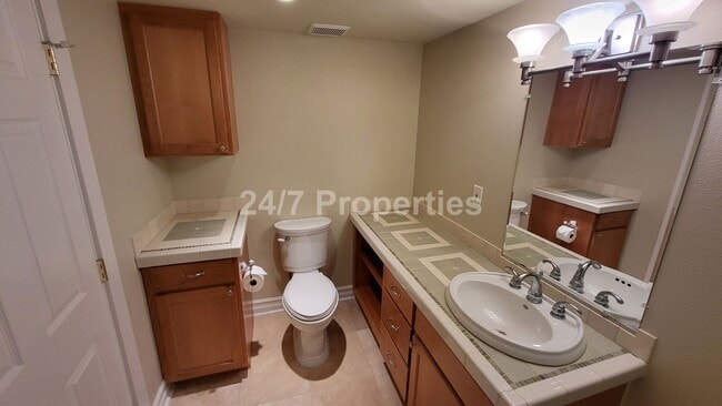 Building Photo - *OPEN HOUSE 6/29* Spacious 4 BD | 3 BA Hom...